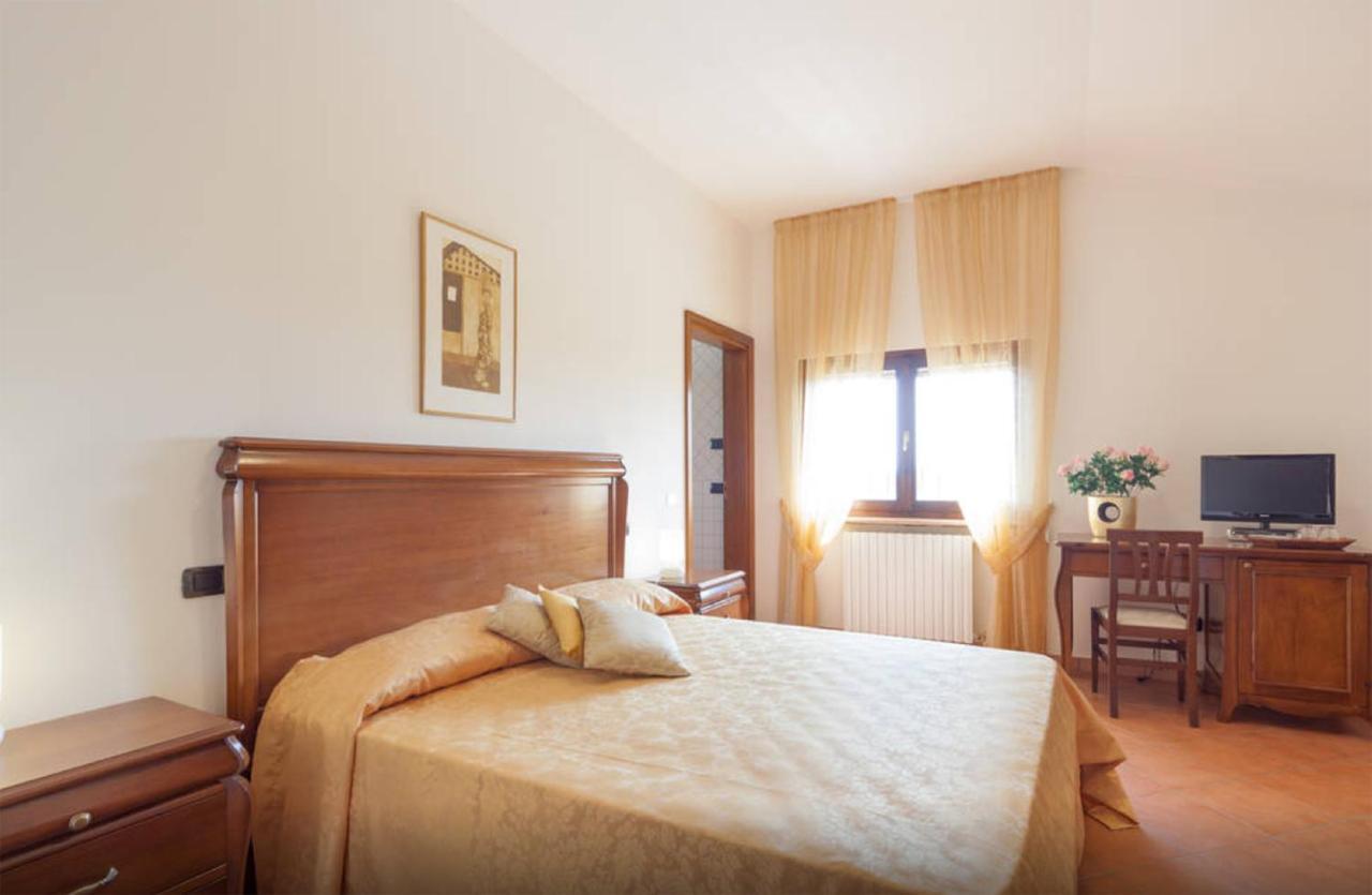 Cascina Tabachera X10 Country House Sirmione Garda Lake Pozzolengo Pokoj fotografie